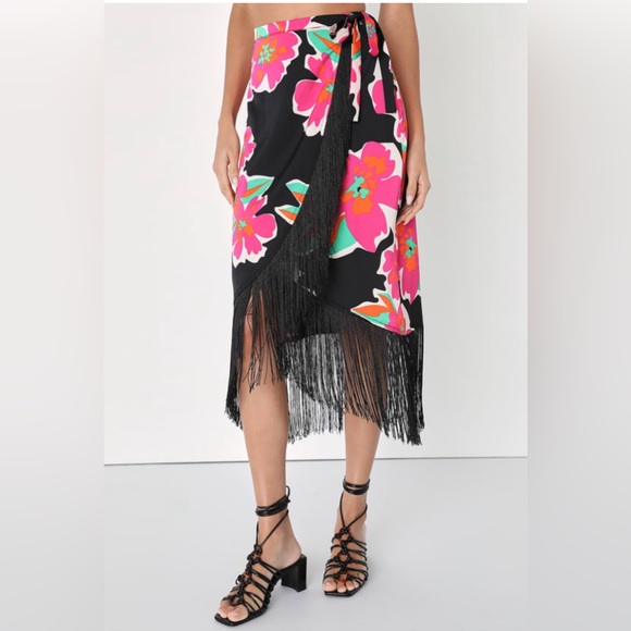 Memorable Vibes Black Floral Print Satin Fringe Midi Wrap Skirt, NWT - Picture 3 of 5
